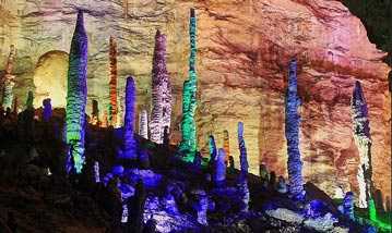 長沙出發(fā)到黃龍洞、天門山二日游