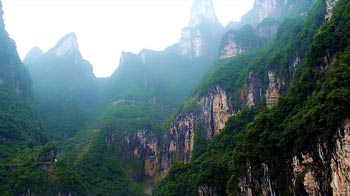 張家界國(guó)家森林公園、鳳凰古城純玩兩晚三日游